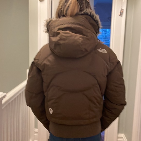 Women’s North Face coat - Picture 9 of 10